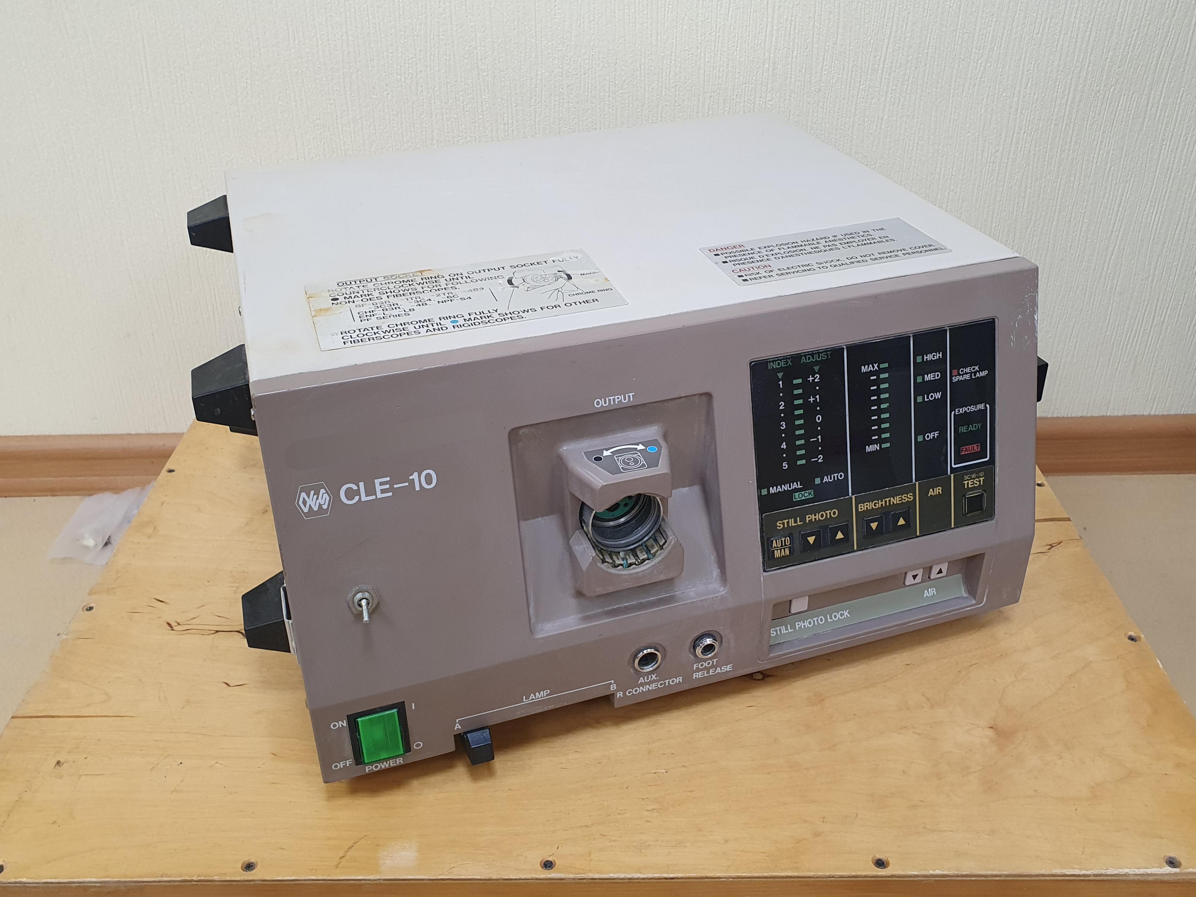 Olympus CLE-10 галогеновый источник холодного света